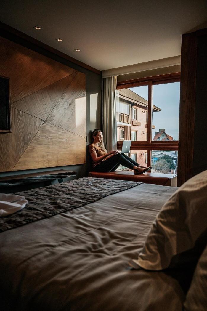 Wood Hotel Грамаду Номер фото