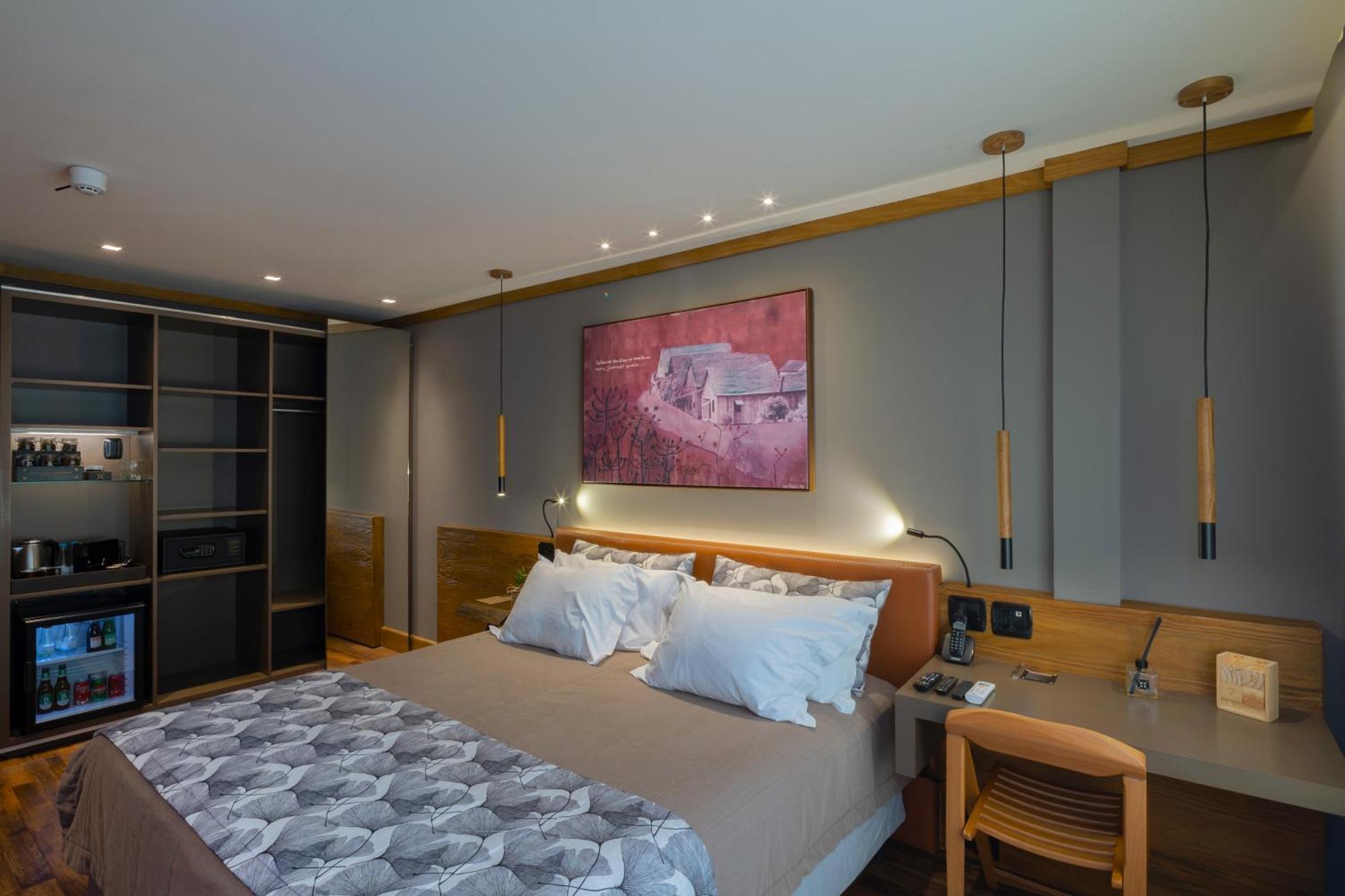 Wood Hotel Грамаду Номер фото